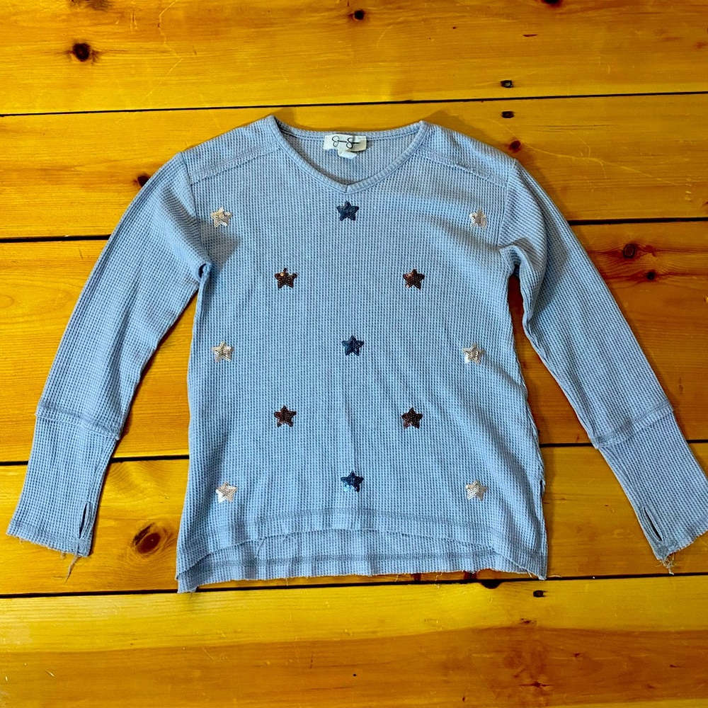 Gray long sleeve shirt with stars on it ⭐️